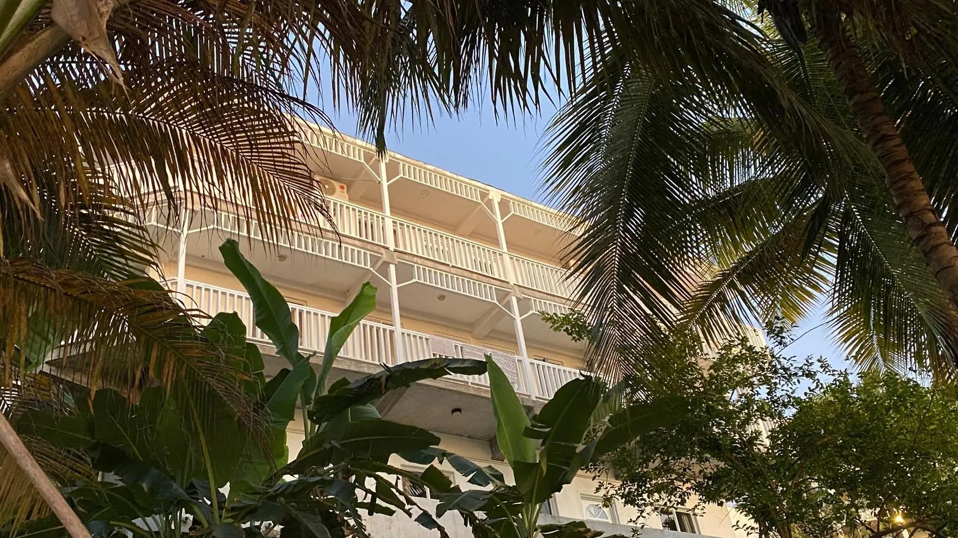 Green Flash Apartments Lance aux Epines Grenada