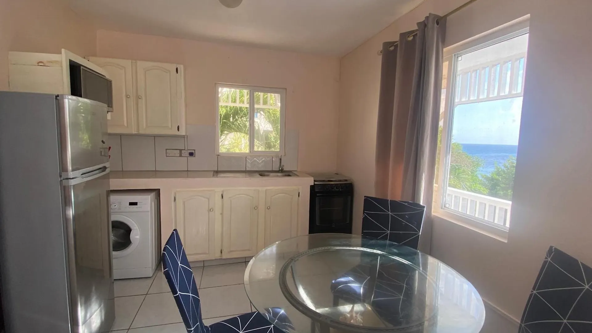 Green Flash Apartments Lance aux Epines