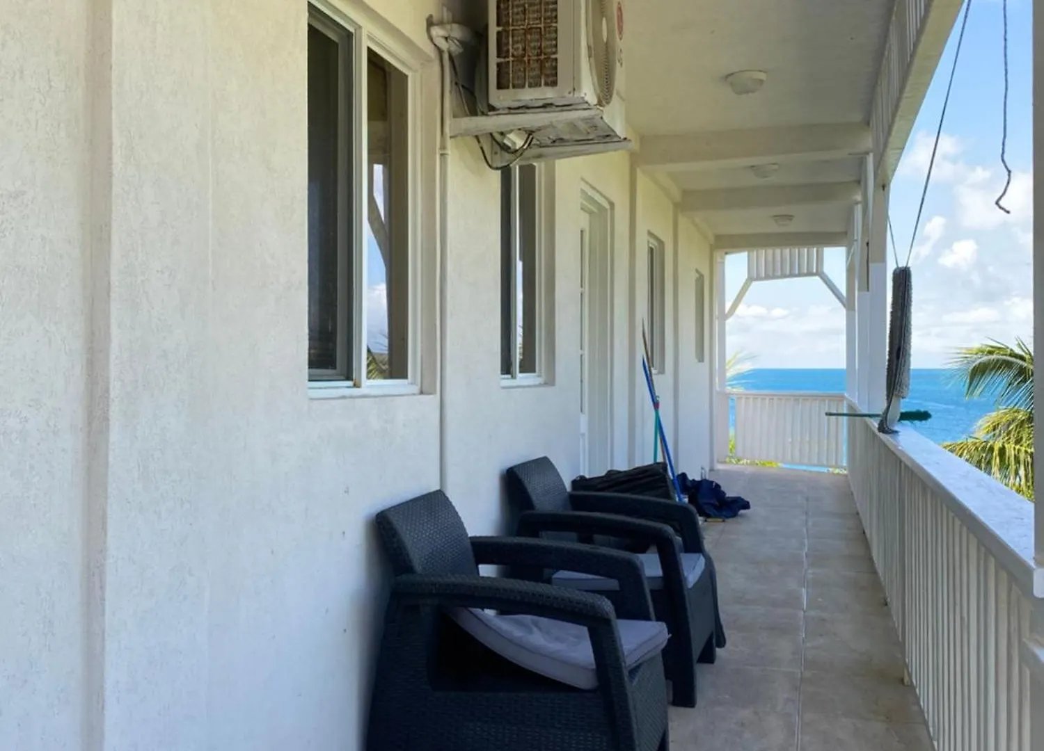 Lance aux Epines Green Flash Apartments