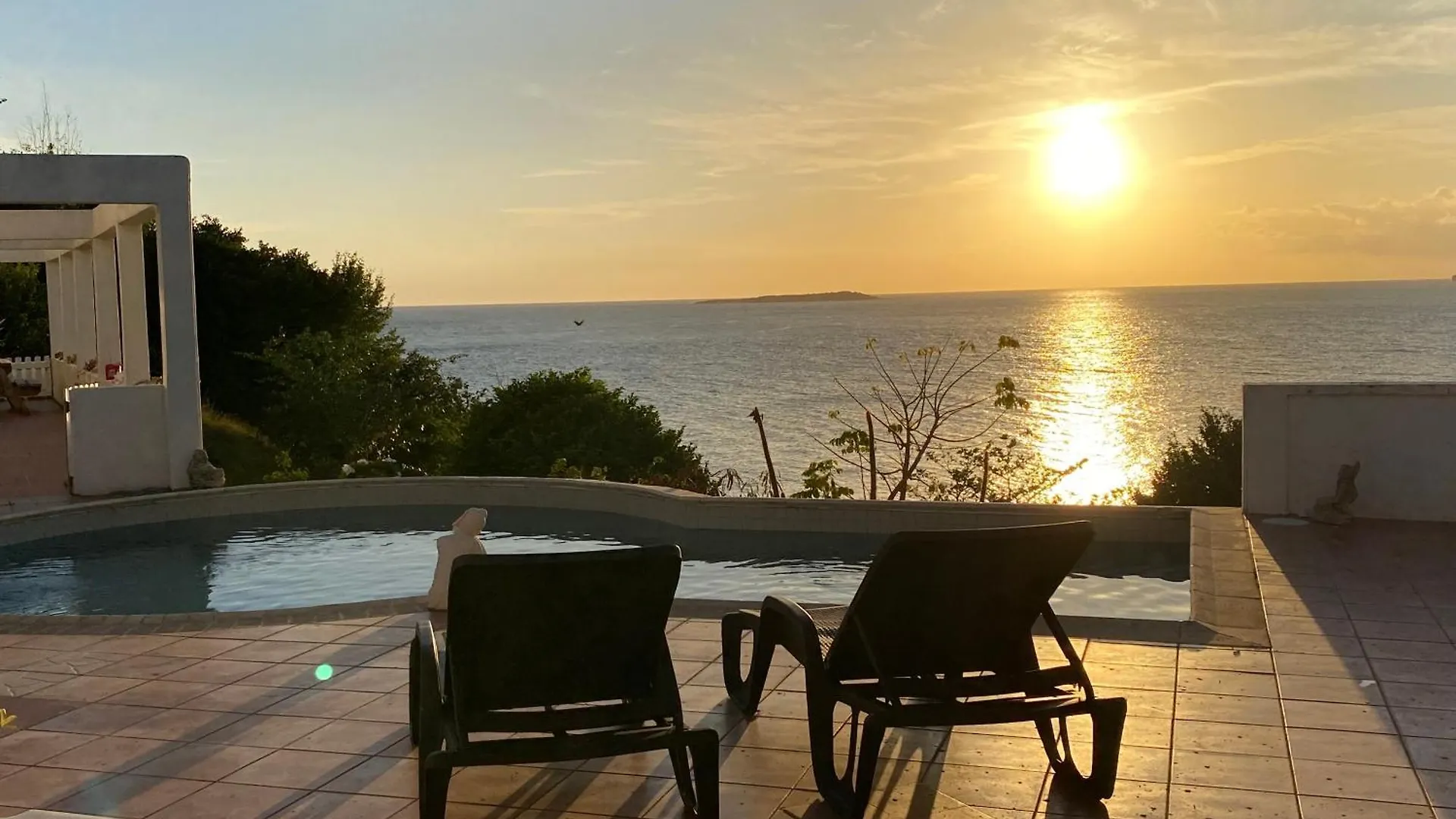 Green Flash Apartments Lance aux Épines Grenada