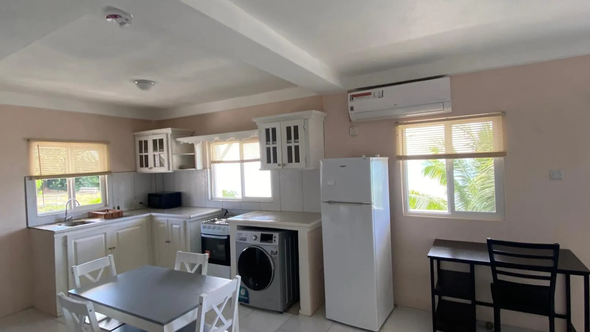 Green Flash Apartments Lance aux Épines 0*,  Grenada