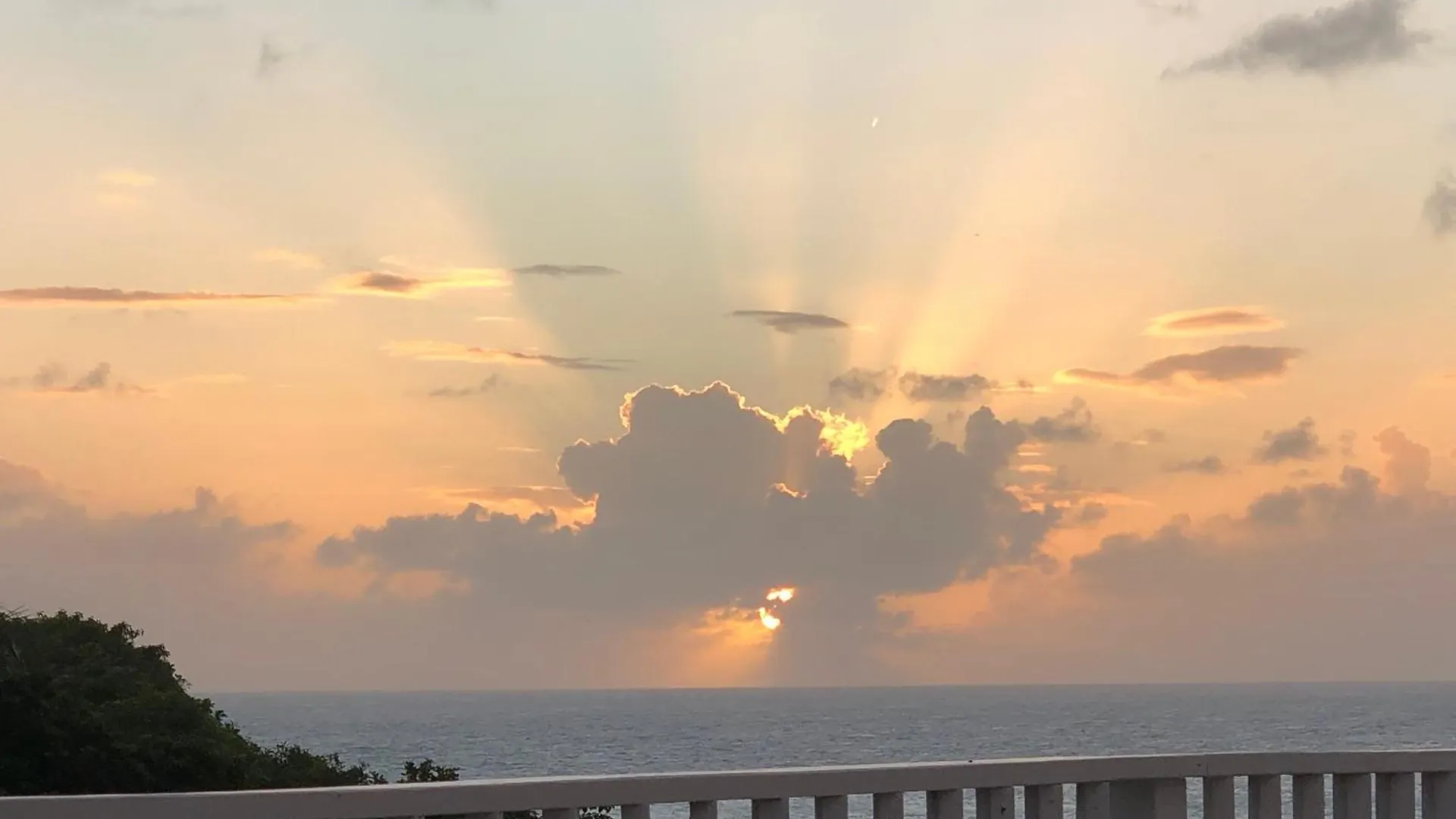 Green Flash Apartments Lance aux Épines