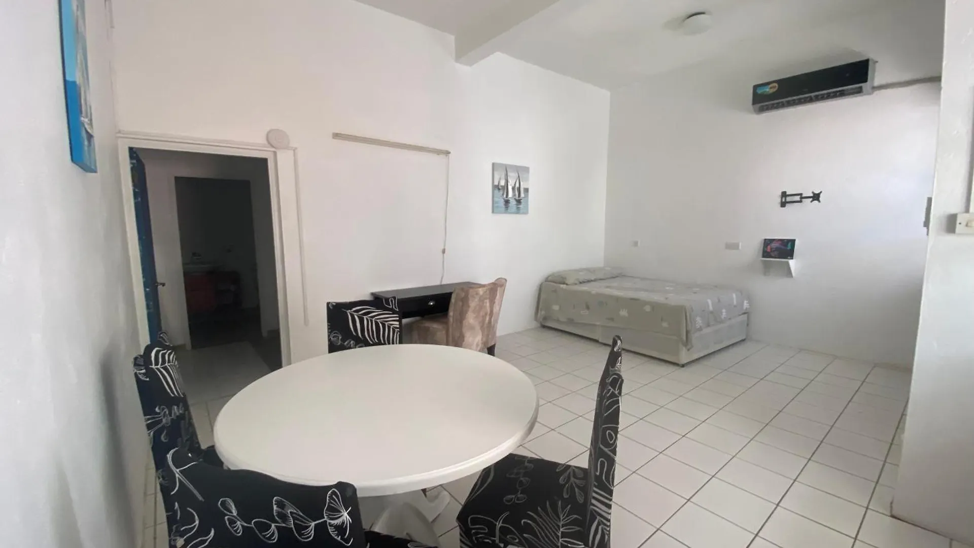 Green Flash Apartments Lance aux Épines 0*,