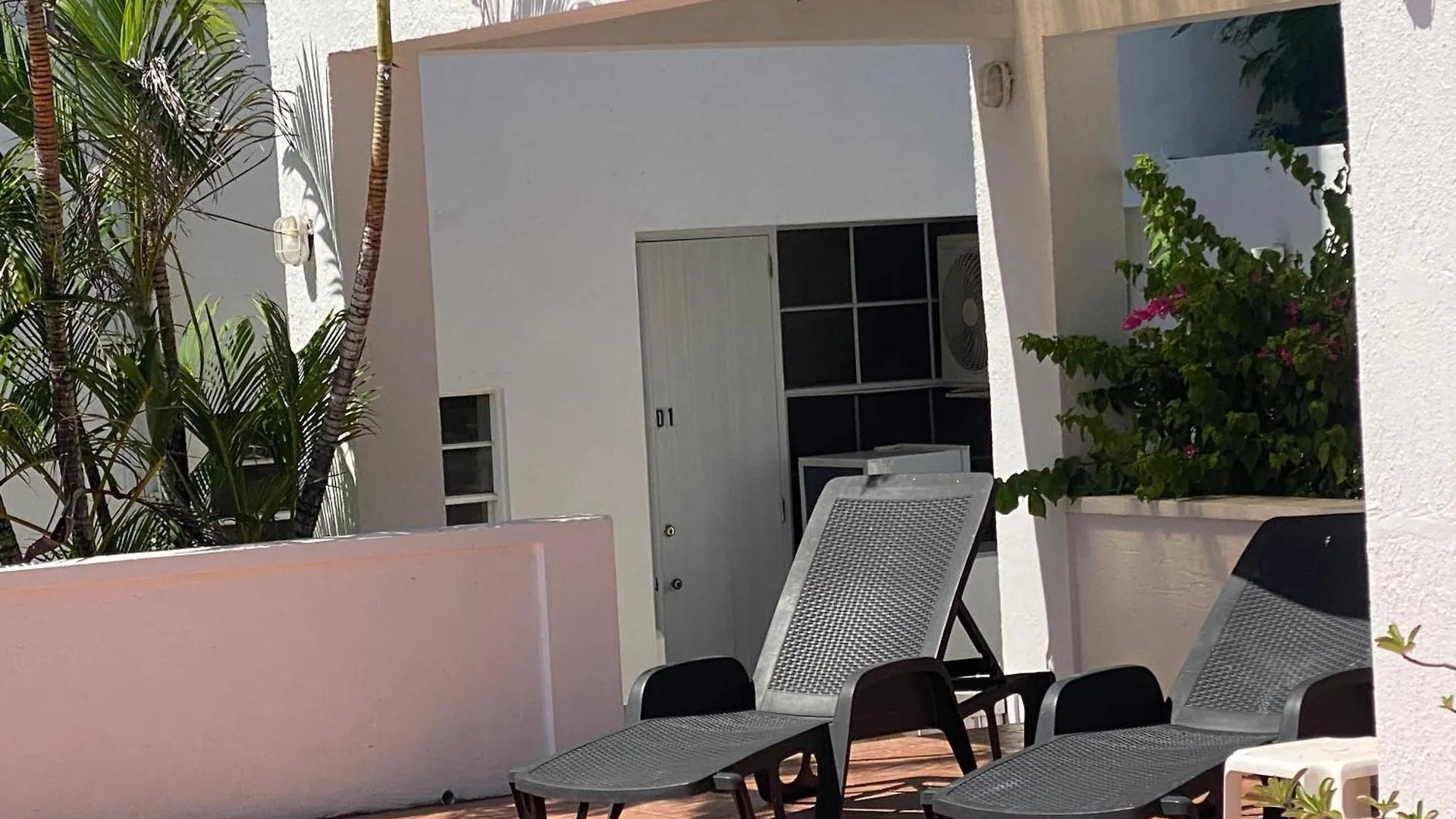 Green Flash Apartments Lance aux Épines